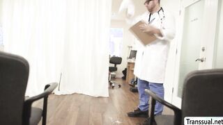 Aroused shemale Kasey Kei fucks doctors tight ass