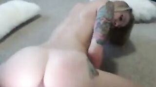 Blonde Babe fucks her dildo on webcam