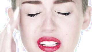 Miley Cyrus - Wrecking Ball