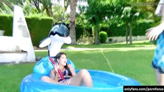 Booty fucking satisfaction into inflatable pool