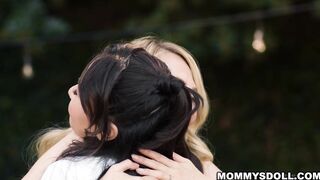Asian stepdaughter Kimmy Kimm pussy licks Kendra James