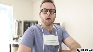 Trans cummer bareback anal fucks by her doctor
