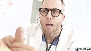 Trans cummer bareback anal fucks by her doctor