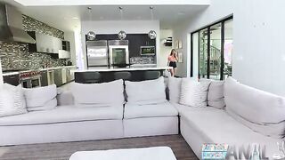 Harley Jade fucking in the couch with her long booty