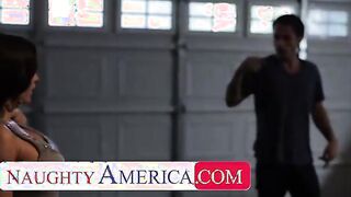 Jenna Presley tips the moving bro with sex