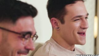 Jayden slobbers Nico's prick