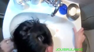Pompe  JOUIBRULANCE,il à été voir les putes il a les doigts qui colle