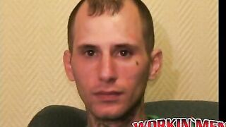 Inked amateur plays with his dick and comes on his stomach