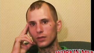 Inked amateur plays with his dick and comes on his stomach