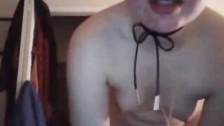Hot Chick fucking her pussy for you