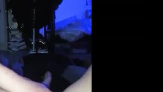 Là voilà,regarde baby!!!.C'est la seule raison que tu m'aimes car je te manques pas
