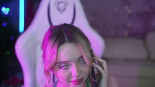 Live record of camgirl reaching her tips goal - 12/24/2023