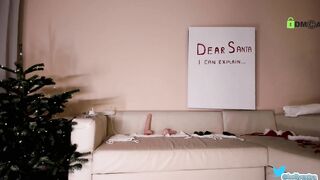 sofi mora playing on live webcam