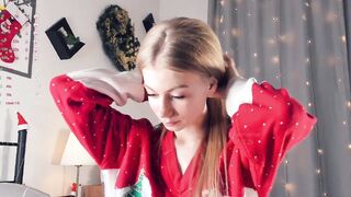 sofi mora playing on live webcam
