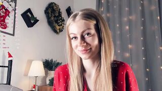 sofi mora playing on live webcam