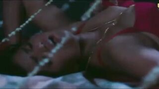 Main Yahan Tu Wahan Part 01 2023 Ullu Originals Hindi Porn Web Series Episode 1