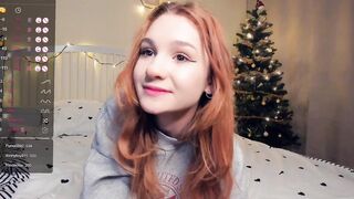 sofi mora playing on live webcam