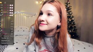 sofi mora playing on live webcam