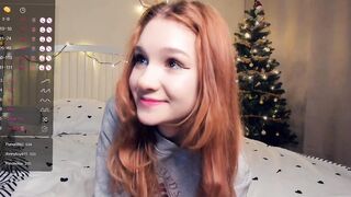 sofi mora playing on live webcam