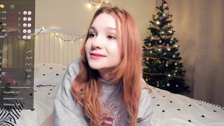 sofi mora playing on live webcam