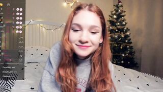 sofi mora playing on live webcam