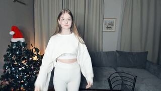 Live record of _mαgίc_smilę_ reaching her tips goal - 12/31/2023