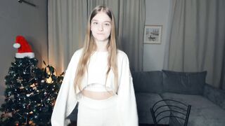 Live record of _mαgίc_smilę_ reaching her tips goal - 12/31/2023