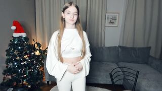 Live record of _mαgίc_smilę_ reaching her tips goal - 12/31/2023