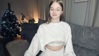 Live record of _mαgίc_smilę_ reaching her tips goal - 1/1/2024