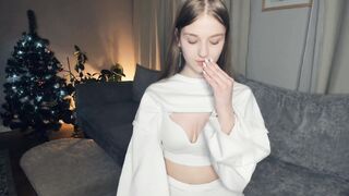 Live record of _mαgίc_smilę_ reaching her tips goal - 1/1/2024