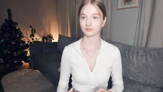 Live record of _mαgίc_smilę_ reaching her tips goal - 1/1/2024