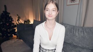 Live record of _mαgίc_smilę_ reaching her tips goal - 1/1/2024
