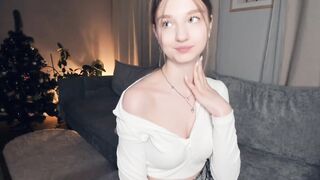 Live record of _mαgίc_smilę_ reaching her tips goal - 1/1/2024