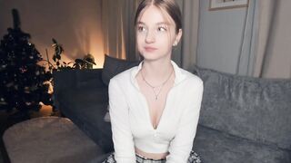 Live record of _mαgίc_smilę_ reaching her tips goal - 1/1/2024