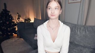 Live record of _mαgίc_smilę_ reaching her tips goal - 1/1/2024