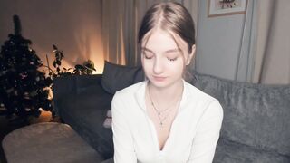Live record of _mαgίc_smilę_ reaching her tips goal - 1/1/2024
