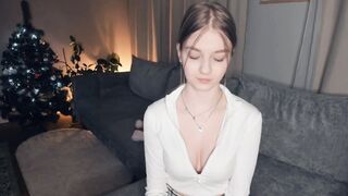 Live record of _mαgίc_smilę_ reaching her tips goal - 1/1/2024