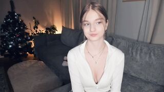Live record of _mαgίc_smilę_ reaching her tips goal - 1/1/2024