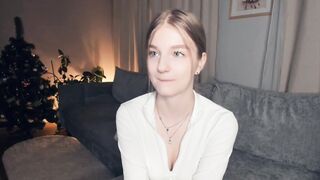 Live record of _mαgίc_smilę_ reaching her tips goal - 1/1/2024