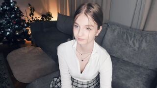 Live record of _mαgίc_smilę_ reaching her tips goal - 1/1/2024