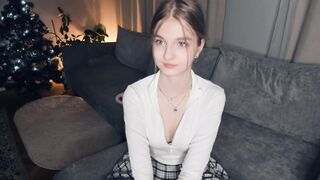 Live record of _mαgίc_smilę_ reaching her tips goal - 1/1/2024