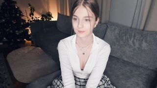 Live record of _mαgίc_smilę_ reaching her tips goal - 1/1/2024