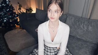 Live record of _mαgίc_smilę_ reaching her tips goal - 1/1/2024
