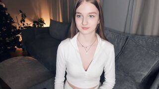 Live record of _mαgίc_smilę_ reaching her tips goal - 1/2/2024