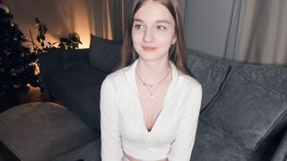 Live record of _mαgίc_smilę_ reaching her tips goal - 1/2/2024
