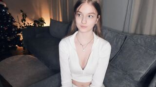 Live record of _mαgίc_smilę_ reaching her tips goal - 1/2/2024