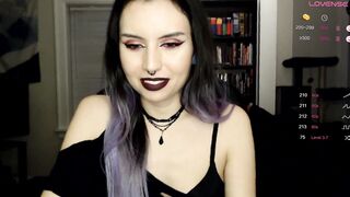 Live record of rυnαcrοw reaching her tips goal - 1/6/2024