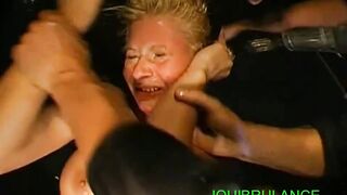 C'est dingue,dingue avec ce mec qui  bandait plus que les autres et pourtant j'avais