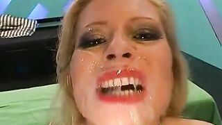LERVGTRSEZ J'EN VEUX PLUS... NE VOUS ARRÊTEZ PAS ...J'ADORE çA EN PLUS DE BAISE
