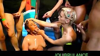 Sans Lingerie de partir en canne à sucre du soleil.Je veux me faire partouzer en gang